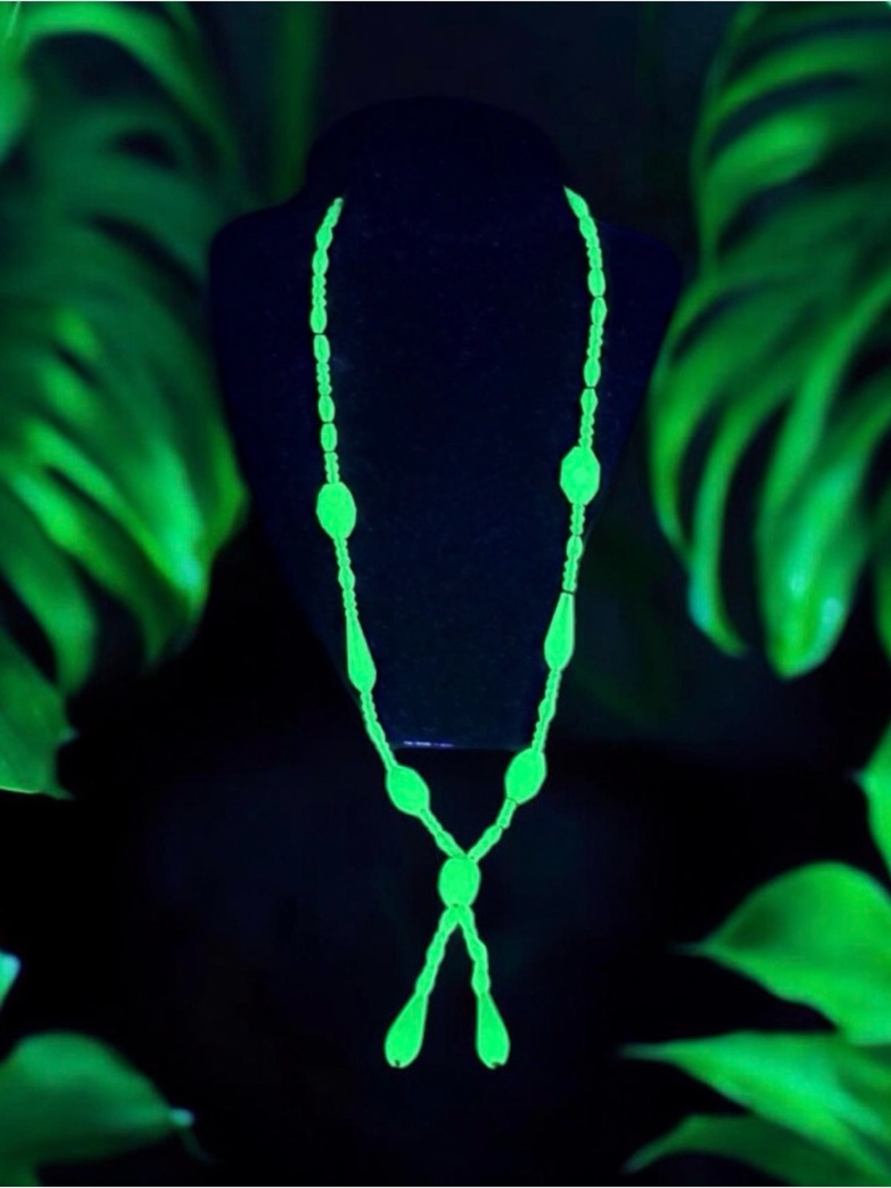 Vtg Green Uranium Glass Beaded Necklace UV Reactive Vaseline Glass Glows Flapper